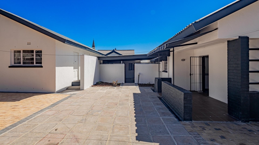 11 Bedroom Property for Sale in Richmond Estate Western Cape